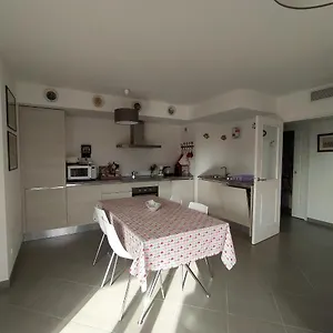 https://comfortable-and-functional-apartment-menton-france.fr-provencehotel.com