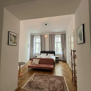 Centrally-located Authentic Wien