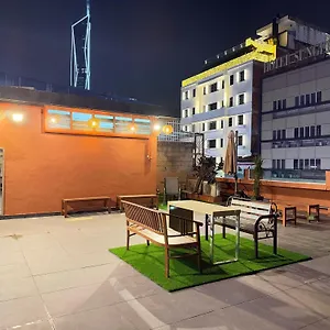 https://starq.kualalumpurs-hotels.com