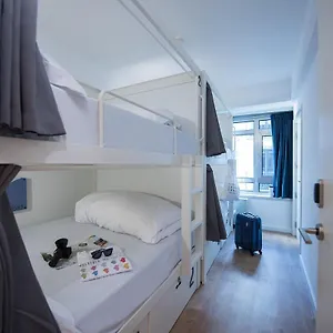Room00 , Lisboa Portugal