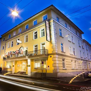 Hotel Theater ****